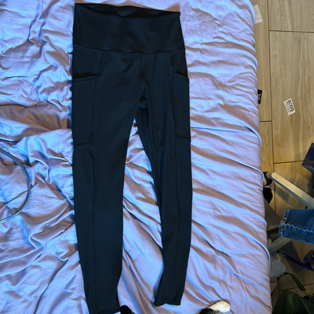 Black ribbed leggings WITH POCKETS